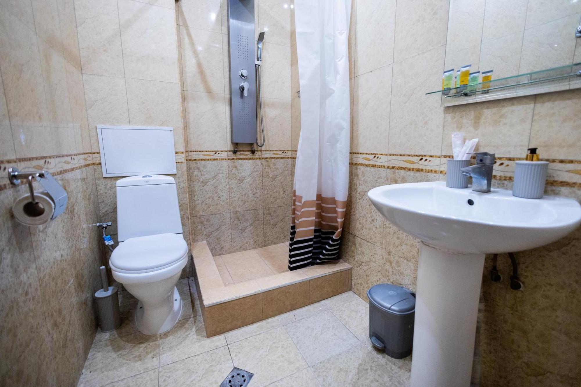 Yan Hotel Γιερεβάν Εξωτερικό φωτογραφία