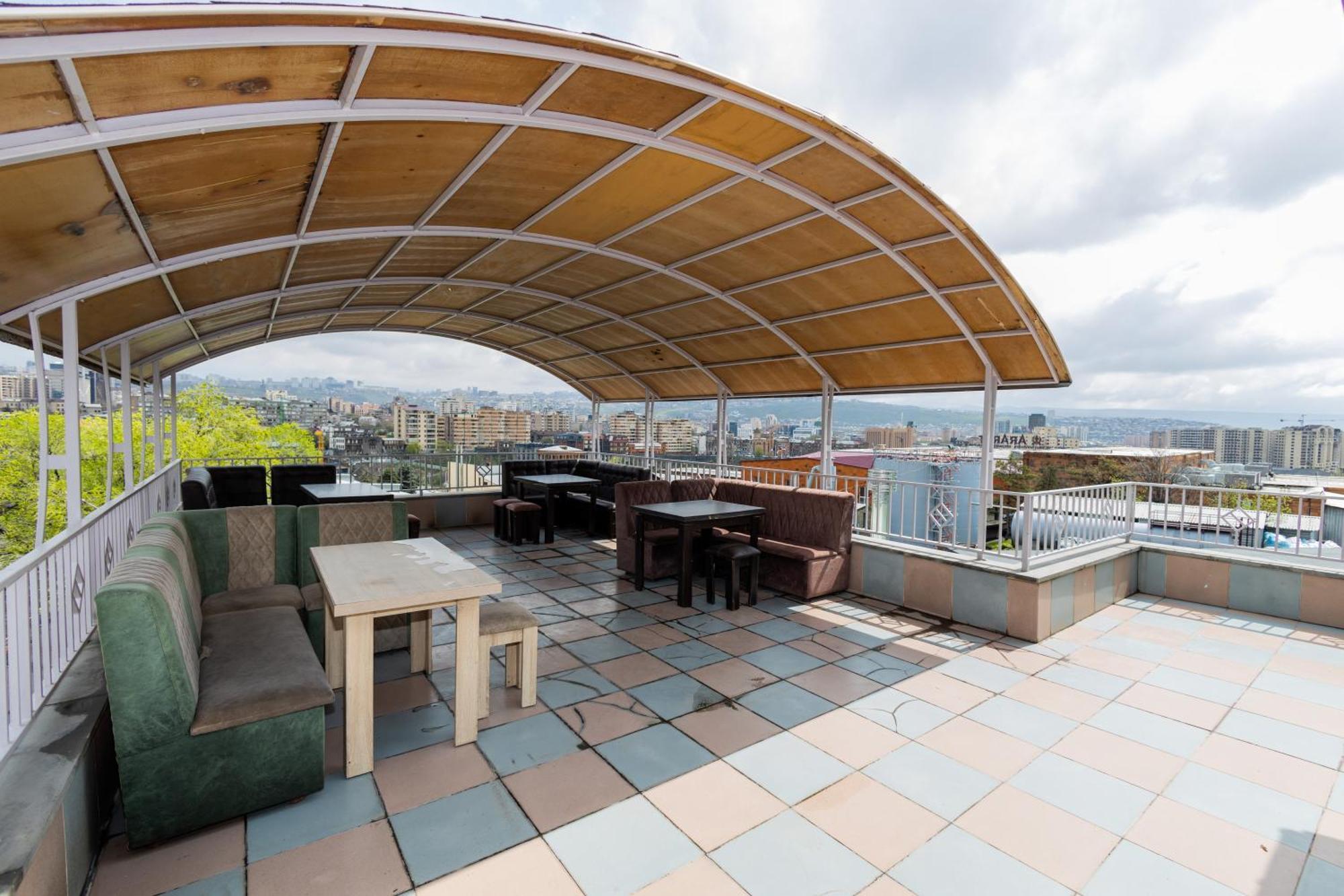 Yan Hotel Γιερεβάν Εξωτερικό φωτογραφία