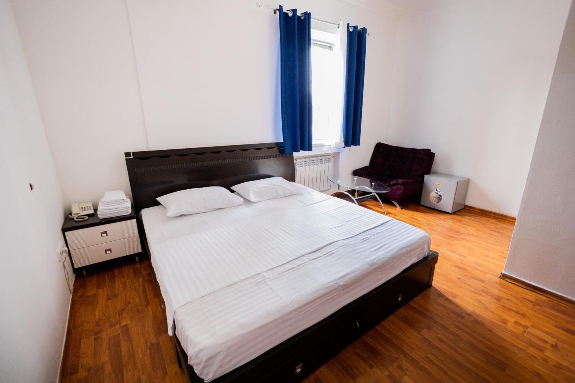 Yan Hotel Γιερεβάν Εξωτερικό φωτογραφία