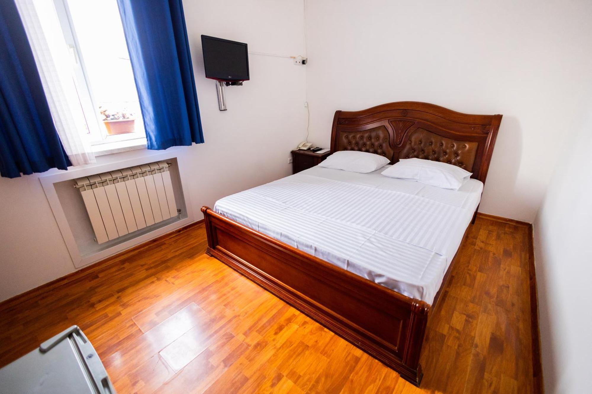 Yan Hotel Γιερεβάν Εξωτερικό φωτογραφία