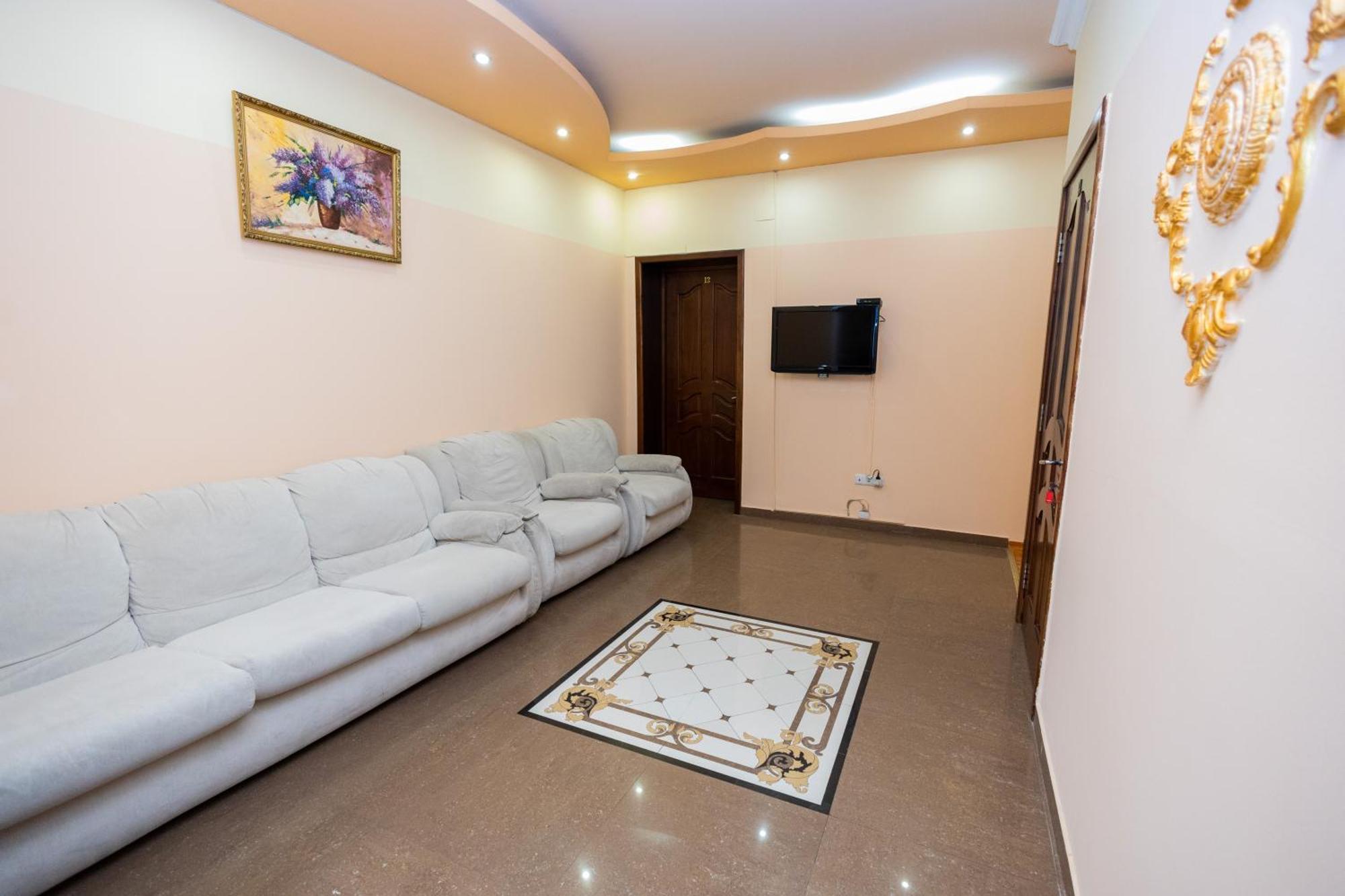 Yan Hotel Γιερεβάν Εξωτερικό φωτογραφία