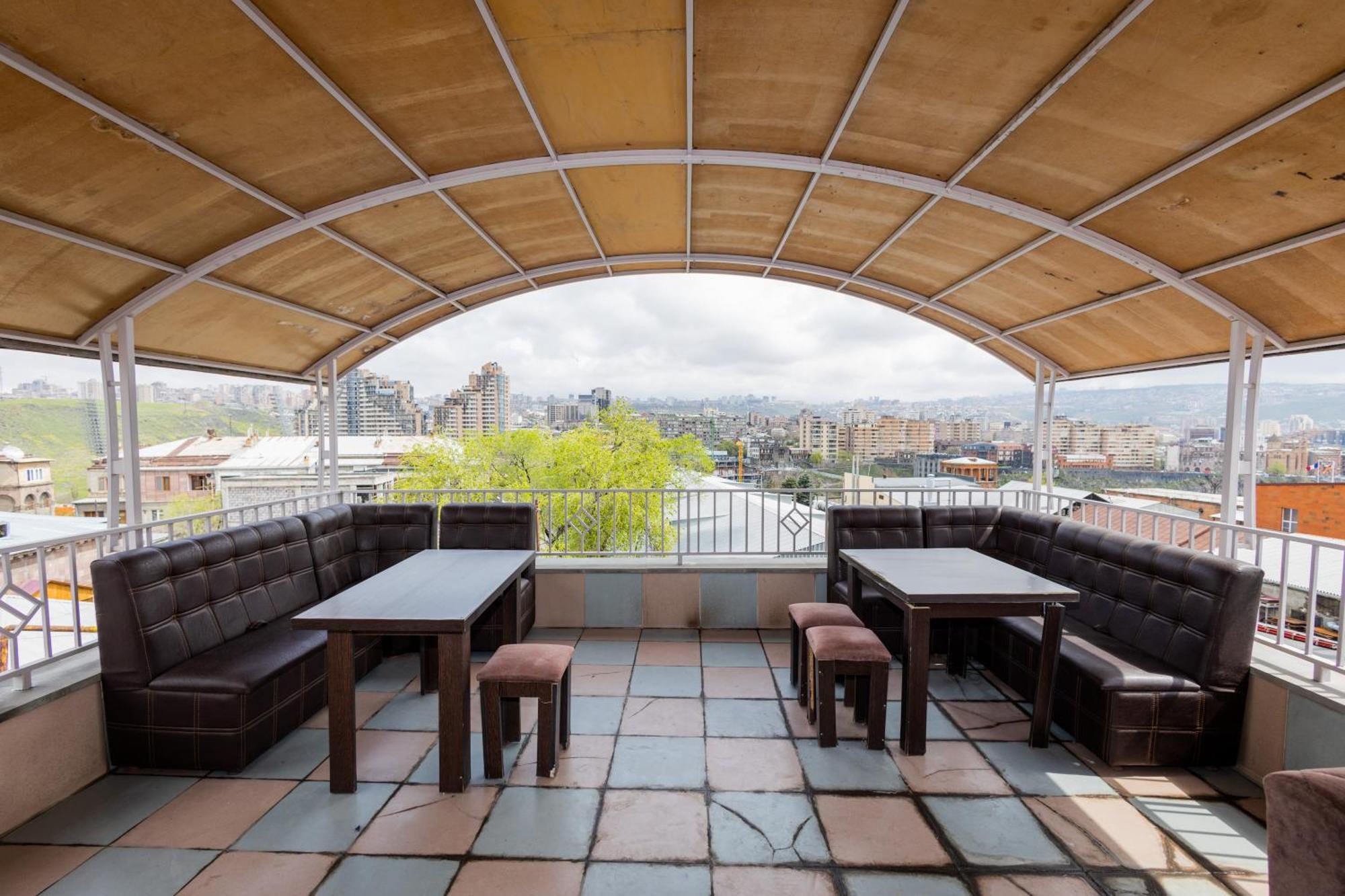 Yan Hotel Γιερεβάν Εξωτερικό φωτογραφία