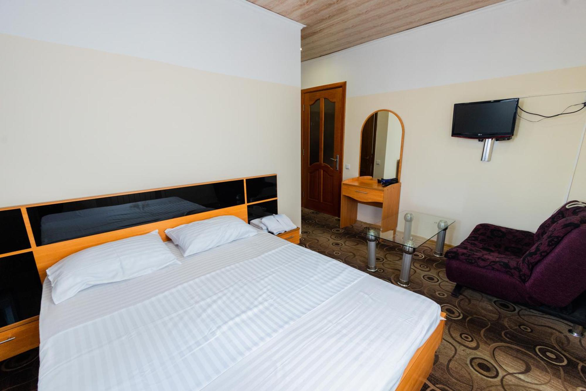 Yan Hotel Γιερεβάν Εξωτερικό φωτογραφία