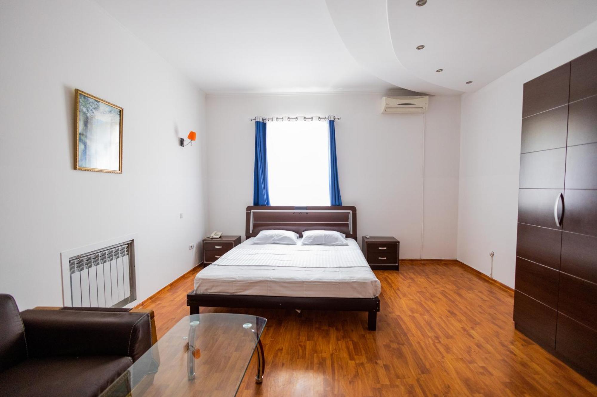 Yan Hotel Γιερεβάν Εξωτερικό φωτογραφία