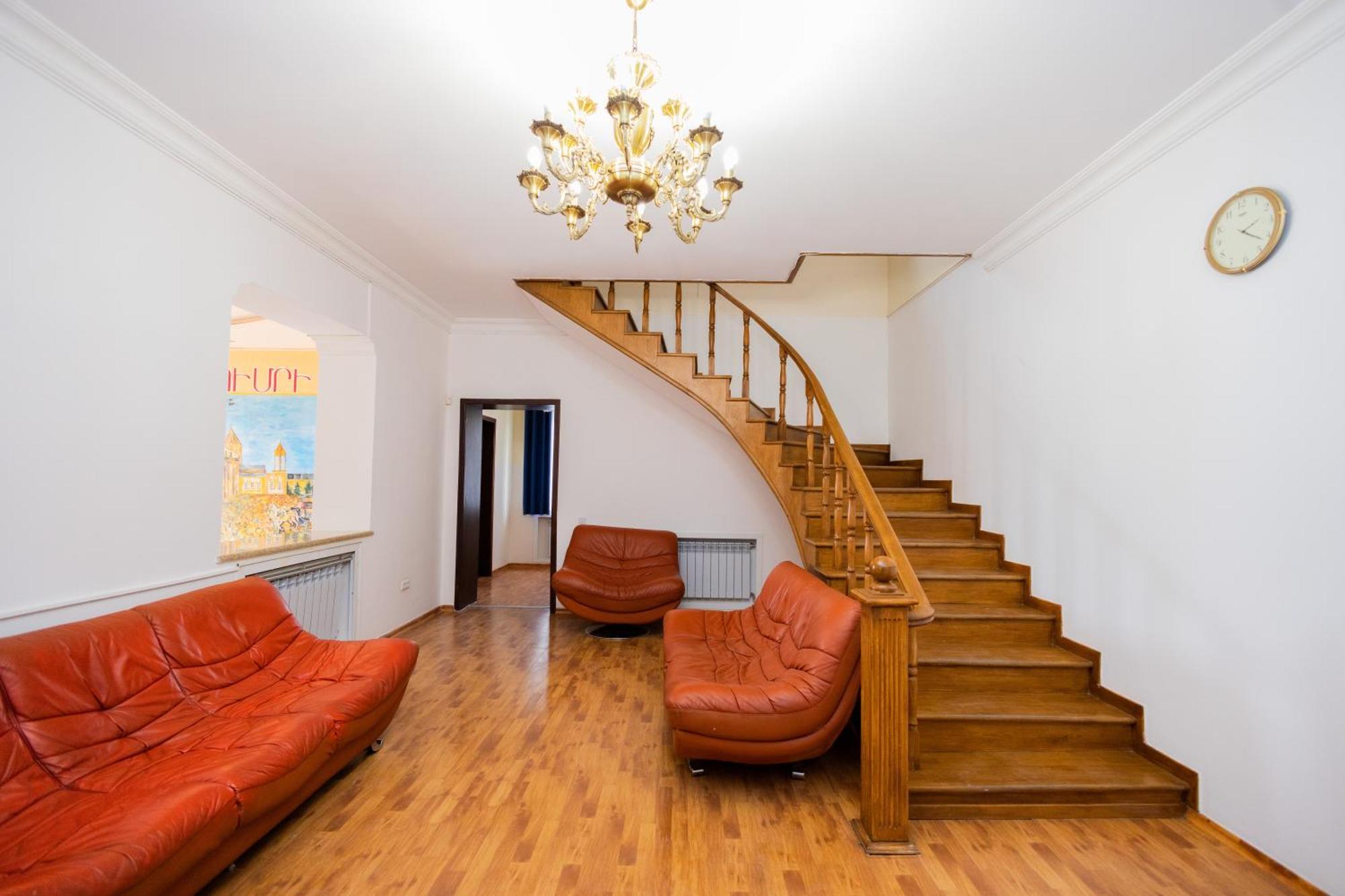 Yan Hotel Γιερεβάν Εξωτερικό φωτογραφία