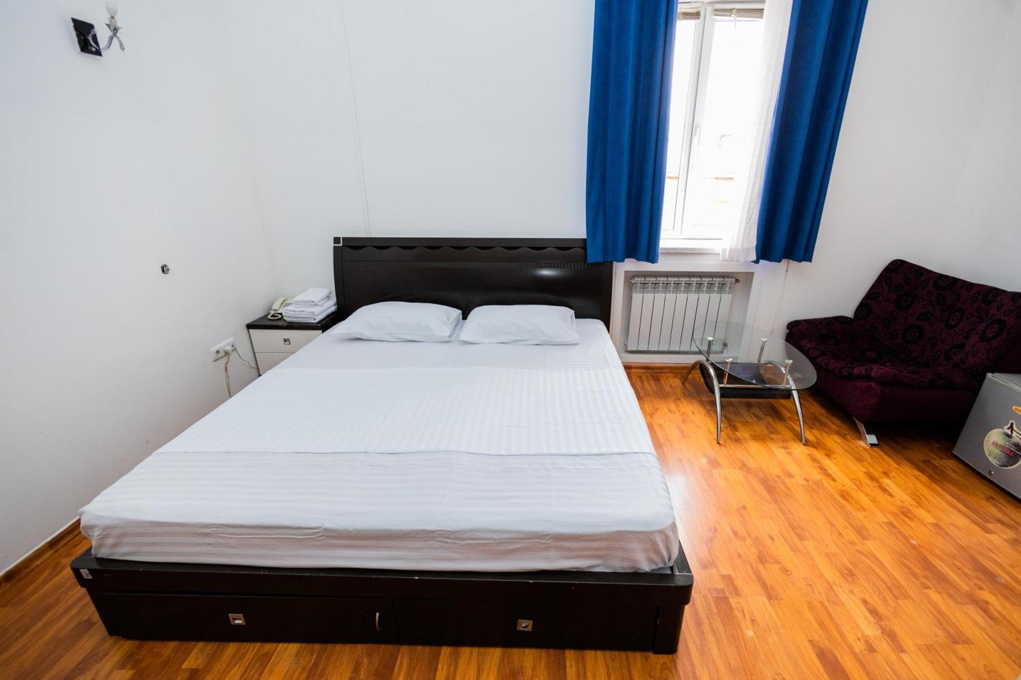 Yan Hotel Γιερεβάν Εξωτερικό φωτογραφία